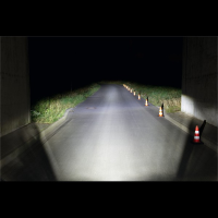 Busch+Müller IXON IQ Premium 1922QMLA LED-Scheinwerfer 80 Lux mit Akkus & Ladegerät